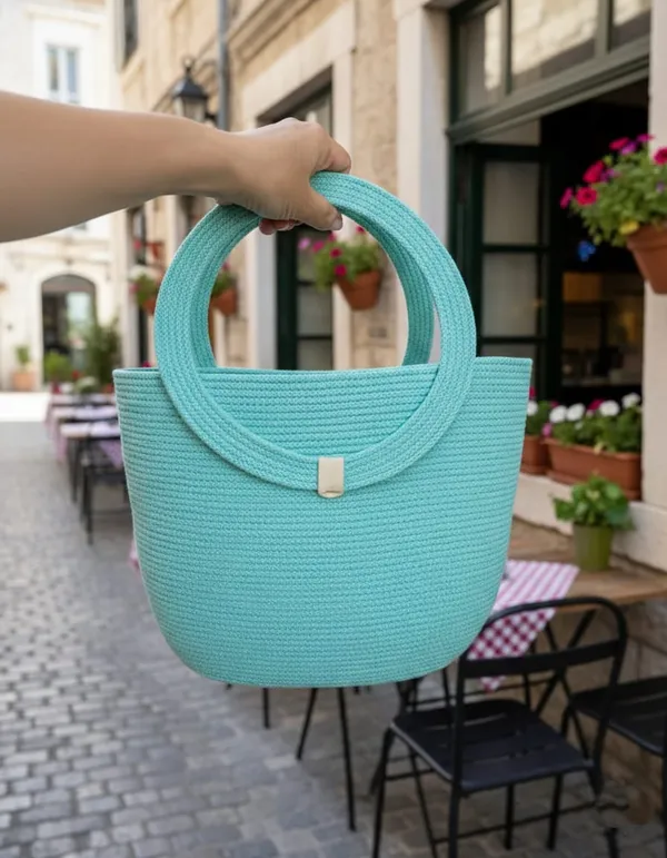 Cotton_rope_boho_fancy_handbag_stlish_handmade_.Handmade_cotton_cored_corssbody_Bags_small_purse_with_gold_chain_strap_and_strap_and_clasp,_Elegant_shoulder_bag,