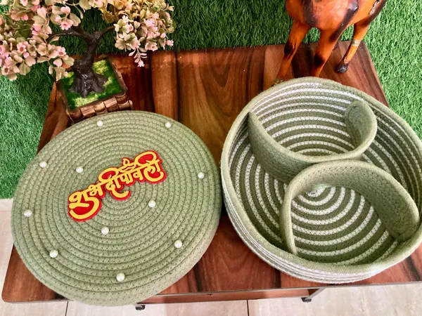 All_the_Cultures_Fabricating_India_Handmade_Small_Dry_/Natural_baskets/Chic_Dry__bag/handbag_from_India/carry_tote_bag_Sling_Bags_White-Crtoon/kids_baskets