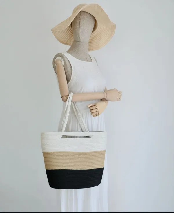 All_the_Cultures_Fabricating_India_Handmade_Small_Dry_/Natural_baskets/Chic_Dry__bag/handbag_from_India/carry_tote_bag_Sling_Bags_White-Crtoon/kids_baskets