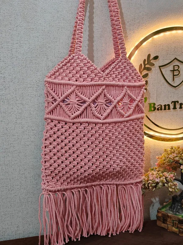 The_Macrame_Bag_Market/Handcrafted_Haven/Artisan_Accessories/Pink_Trendy_Clutch/Fashion_Forward/Luxury_Handheld/Dazzle_Bags/_Harmonyhaven_Macrame_Bag/Elegant_Tote/Glamour_Bag/Casting_Knots/Cotton_Rope/_Jute_/Small_Dry_grass/Natural_Cane/Chic_Dry_Grass_Bag/Farmhouse_Coasters_for_Drinks/Absorbent_Coasterfor_Fabletop_Protection/Women_Coaster,Rustic_Coaster,Rope_Drink_Coaster-Full_Red.