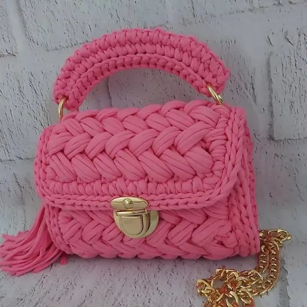 Bantrick_Pink_Handwoven_Jute_Tote_Bag_–_Eco-Friendly_Women’s_Handbag