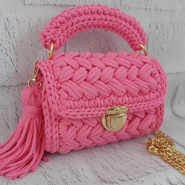 Bantrick_Pink_Handwoven_Jute_Tote_Bag_–_Eco-Friendly_Women’s_Handbag