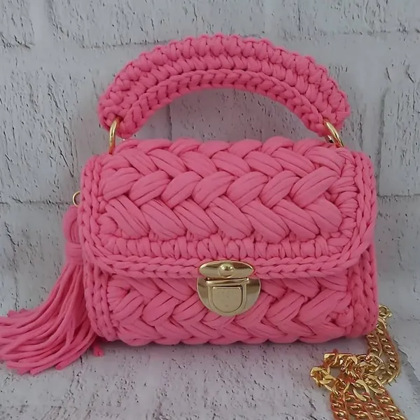 Bantrick_Pink_Handwoven_Jute_Tote_Bag_–_Eco-Friendly_Women’s_Handbag