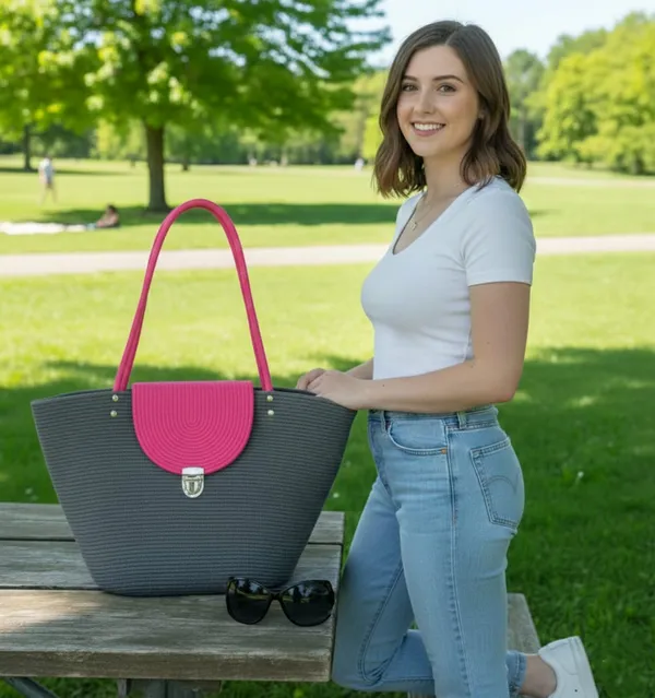 Cotton_rope_boho_fancy_handbag_stlish_handmade_.Handmade_cotton_cored_corssbody_Bags_small_purse_with_gold_chain_strap_and_strap_and_clasp,_Elegant_shoulder_bag,