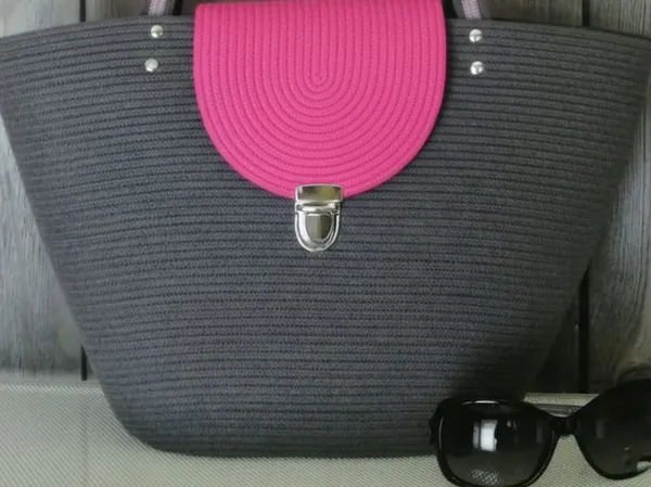Cotton_rope_boho_fancy_handbag_stlish_handmade_.Handmade_cotton_cored_corssbody_Bags_small_purse_with_gold_chain_strap_and_strap_and_clasp,_Elegant_shoulder_bag,