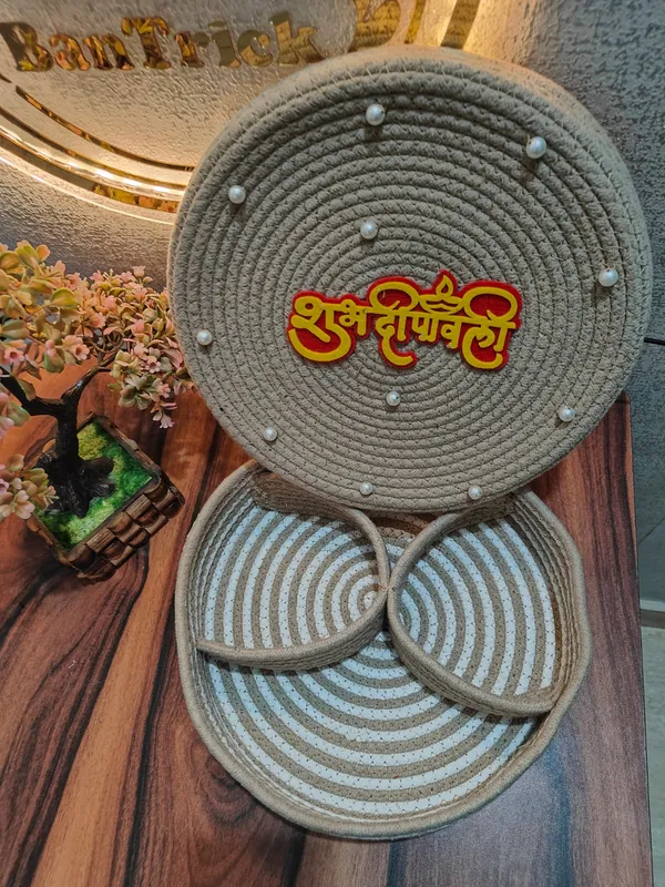 All_the_Cultures_Fabricating_India_Handmade_Small_Dry_/Natural_baskets/Chic_Dry__bag/handbag_from_India/carry_tote_bag_Sling_Bags_White-Crtoon/kids_baskets