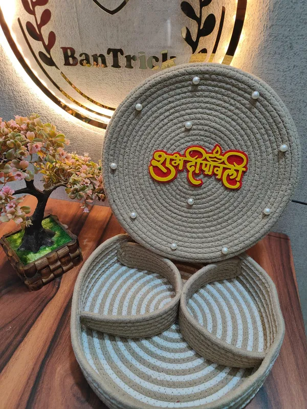 All_the_Cultures_Fabricating_India_Handmade_Small_Dry_/Natural_baskets/Chic_Dry__bag/handbag_from_India/carry_tote_bag_Sling_Bags_White-Crtoon/kids_baskets