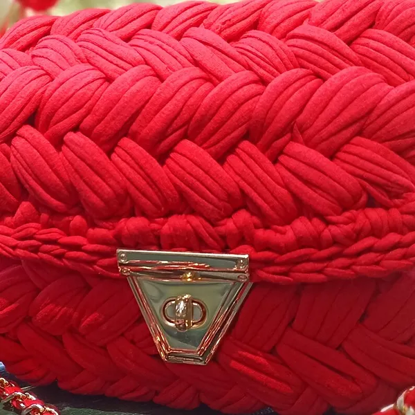 Bantrick_Red_Handwoven_Jute_Tote_Bag_–_Eco-Friendly_Women’s_Handbag