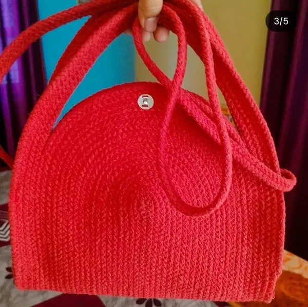 All_the_Cultures_Fabricating_India_Handmade_Small_Dry_/Natural_baskets/Chic_Dry__bag/handbag_from_India/carry_tote_bag_Sling_Bags_White-Crtoon/kids_baskets