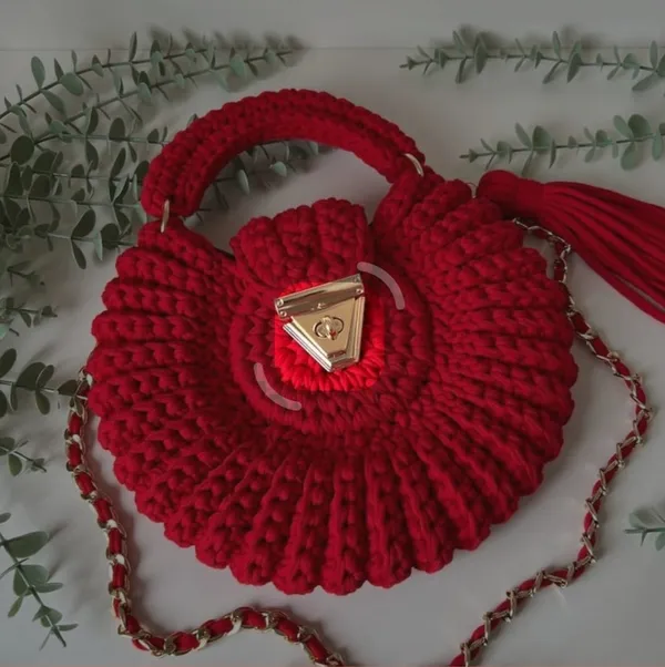 Bantrick_Red_Conch_Crochet_Bag