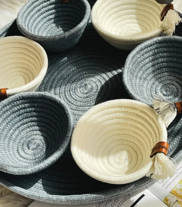 All_the_Cultures_Fabricating_India_Handmade_Small_Dry_/Natural_baskets/Chic_Dry__bag/handbag_from_India/carry_tote_bag_Sling_Bags_White-Crtoon/kids_baskets