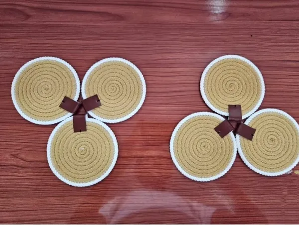 Cotton_Rope/_Jute_/Small_Dry_grass/Natural_Cane/Chic_Dry_Grass_Bag/Farmhouse_Coasters_for_Drinks/Absorbent_Coasterfor_Fabletop_Protection/Women_Coaster,Rustic_Coaster,Rope_Drink_Coaster-White,Beige