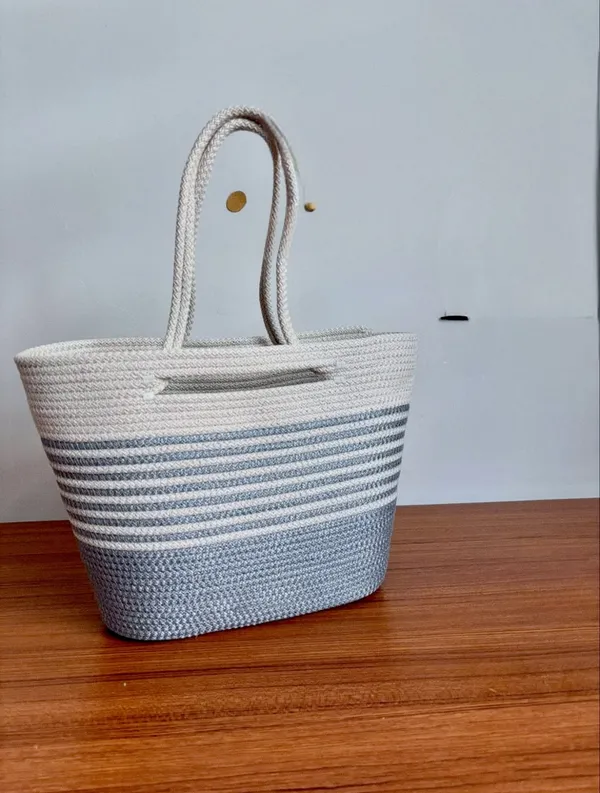 All_the_Cultures_Fabricating_India_Handmade_Small_Dry_/Natural_baskets/Chic_Dry__bag/handbag_from_India/carry_tote_bag_Sling_Bags_White-Crtoon/kids_baskets