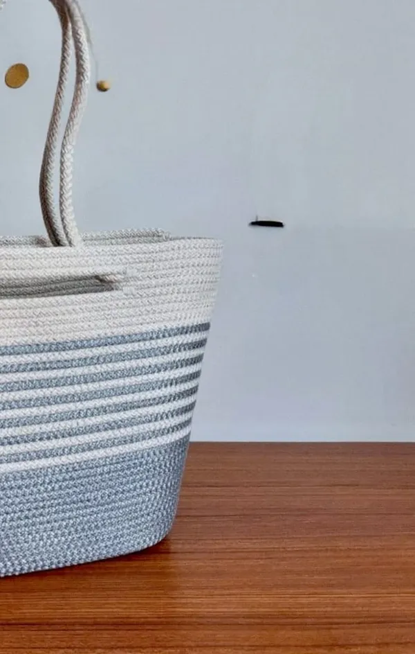 All_the_Cultures_Fabricating_India_Handmade_Small_Dry_/Natural_baskets/Chic_Dry__bag/handbag_from_India/carry_tote_bag_Sling_Bags_White-Crtoon/kids_baskets