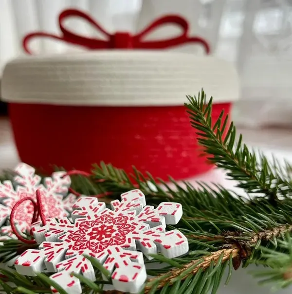 Elegant_Handmade_Storage_Box