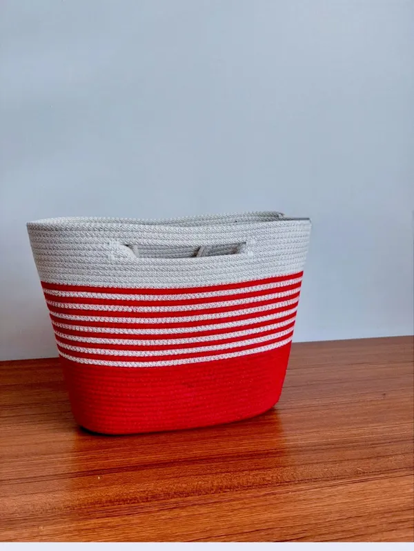 All_the_Cultures_Fabricating_India_Handmade_Small_Dry_/Natural_baskets/Chic_Dry__bag/handbag_from_India/carry_tote_bag_Sling_Bags_White-Crtoon/kids_baskets