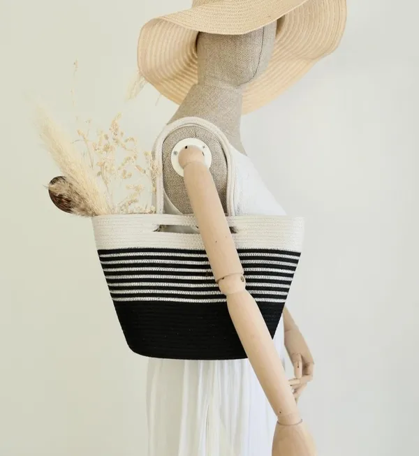 All_the_Cultures_Fabricating_India_Handmade_Small_Dry_/Natural_baskets/Chic_Dry__bag/handbag_from_India/carry_tote_bag_Sling_Bags_White-Crtoon/kids_baskets