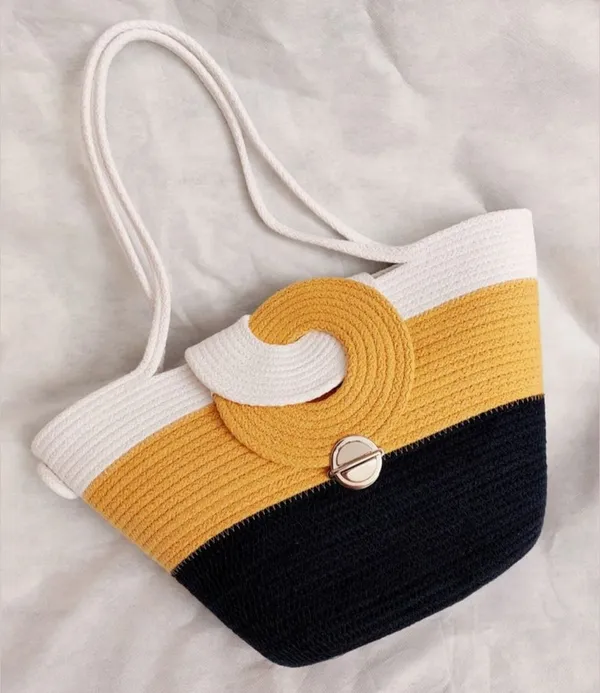 Cotton_rope_boho_fancy_handbag_stlish_handmade_.Handmade_cotton_cored_corssbody_Bags_small_purse_with_gold_chain_strap_and_strap_and_clasp,_Elegant_shoulder_bag,