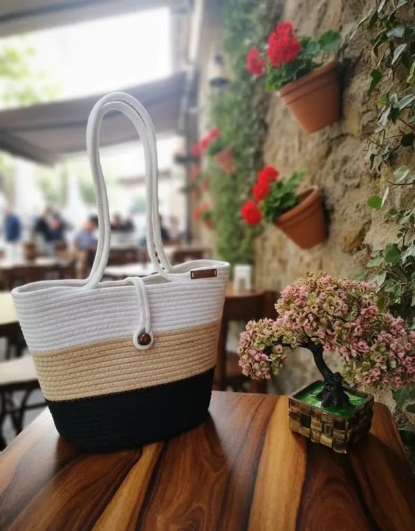 The_Earthwise_Ensemble_Tote_Handcrafted_Jute_&_Cotton_Blend_for_Sustainable_Living
