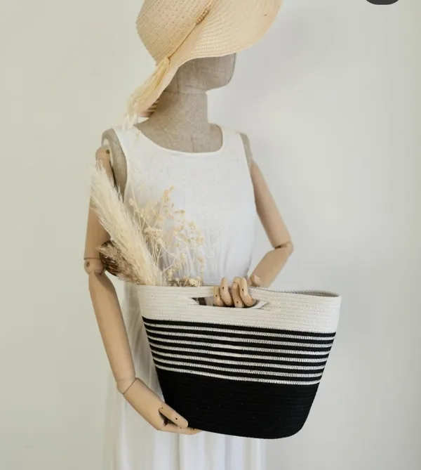 All_the_Cultures_Fabricating_India_Handmade_Small_Dry_/Natural_baskets/Chic_Dry__bag/handbag_from_India/carry_tote_bag_Sling_Bags_White-Crtoon/kids_baskets