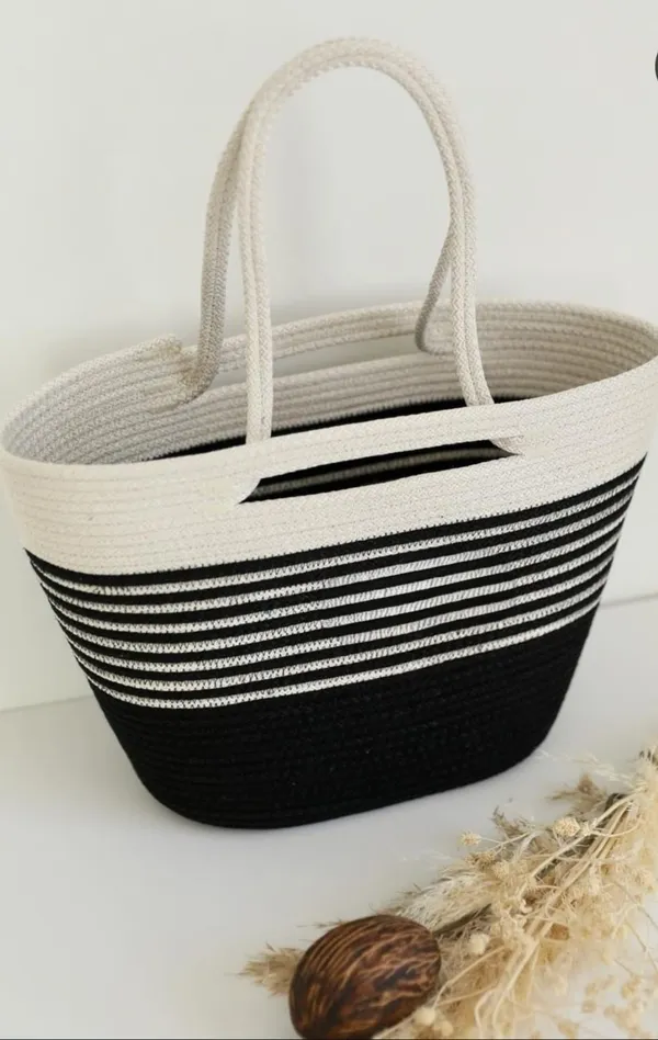 All_the_Cultures_Fabricating_India_Handmade_Small_Dry_/Natural_baskets/Chic_Dry__bag/handbag_from_India/carry_tote_bag_Sling_Bags_White-Crtoon/kids_baskets