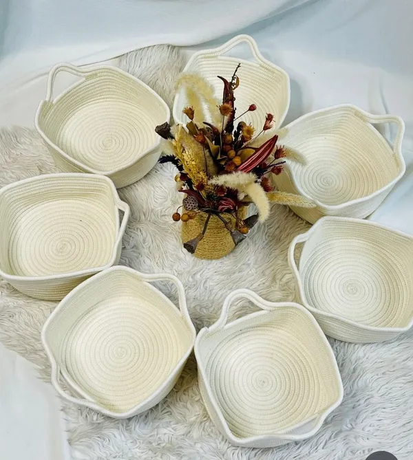 All_the_Cultures_Fabricating_India_Handmade_Small_Dry_/Natural_baskets/Chic_Dry__bag/handbag_from_India/carry_tote_bag_Sling_Bags_White-Crtoon/kids_baskets