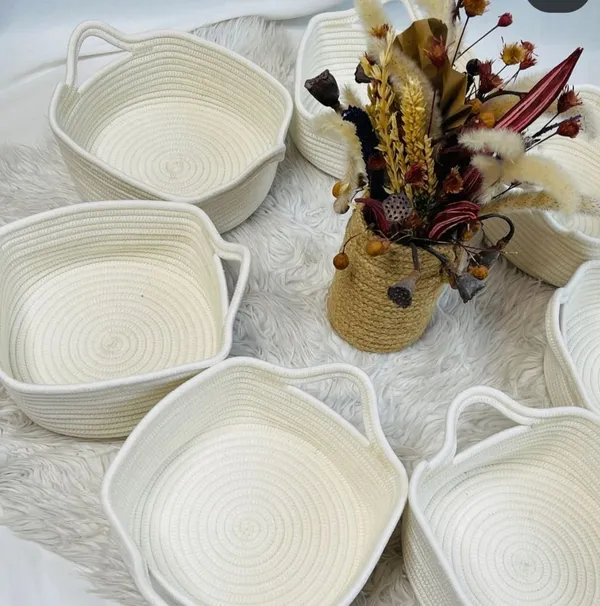 All_the_Cultures_Fabricating_India_Handmade_Small_Dry_/Natural_baskets/Chic_Dry__bag/handbag_from_India/carry_tote_bag_Sling_Bags_White-Crtoon/kids_baskets