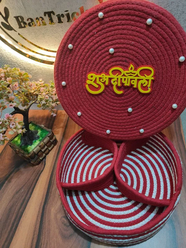 All_the_Cultures_Fabricating_India_Handmade_Small_Dry_/Natural_baskets/Chic_Dry__bag/handbag_from_India/carry_tote_bag_Sling_Bags_White-Crtoon/kids_baskets