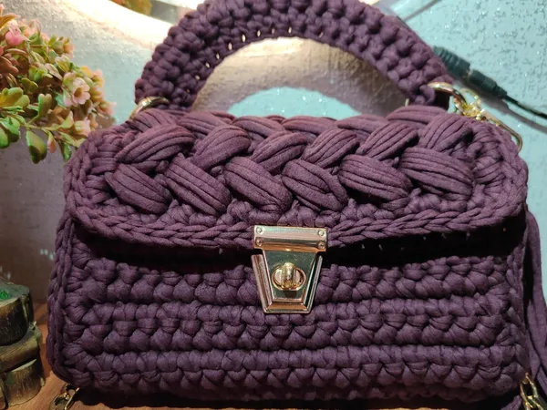 Hand_Knitted_Swivel_Clasps_Snap_Hook_Crochet_Bag_in_purple_Color