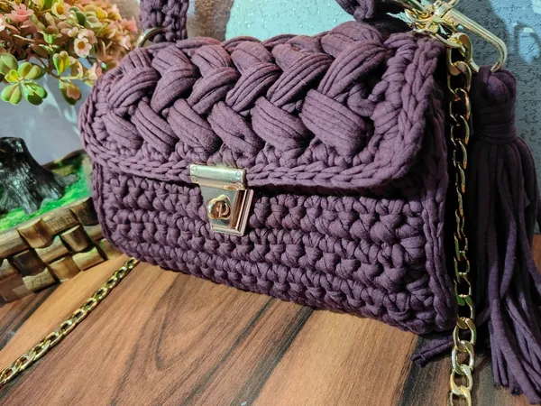 Hand_Knitted_Swivel_Clasps_Snap_Hook_Crochet_Bag_in_purple_Color