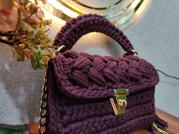 Hand_Knitted_Swivel_Clasps_Snap_Hook_Crochet_Bag_in_purple_Color