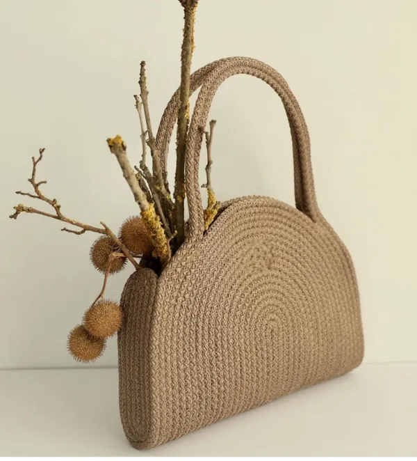Beige_Eco-Friendly_Jute_Bag_For_Women
