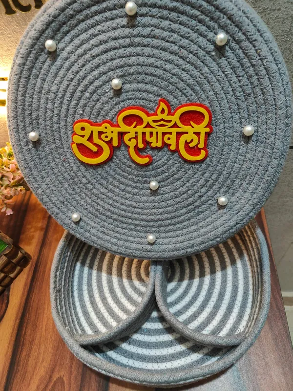 All_the_Cultures_Fabricating_India_Handmade_Small_Dry_/Natural_baskets/Chic_Dry__bag/handbag_from_India/carry_tote_bag_Sling_Bags_White-Crtoon/kids_baskets