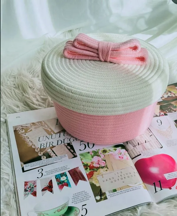 All_the_Cultures_Fabricating_India_Handmade_Small_Dry_/Natural_baskets/Chic_Dry__bag/handbag_from_India/carry_tote_bag_Sling_Bags_White-Crtoon/kids_baskets