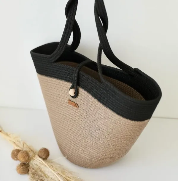 All_the_Cultures_Fabricating_India_Handmade_Small_Dry_/Natural_baskets/Chic_Dry__bag/handbag_from_India/carry_tote_bag_Sling_Bags_White-Crtoon/kids_baskets
