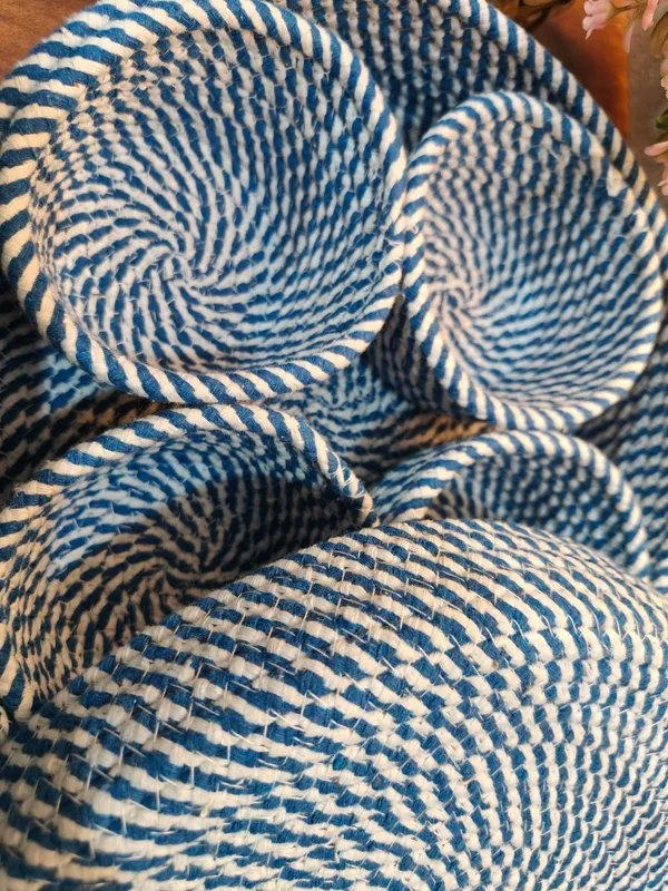 All_the_Cultures_Fabricating_India_Handmade_Small_Dry_/Natural_baskets/Chic_Dry__bag/handbag_from_India/carry_tote_bag_Sling_Bags_White-Crtoon/kids_baskets