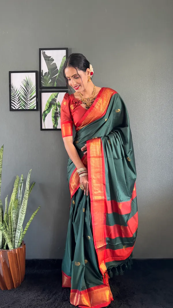 Green_Red_Ready_To_Wear_Pure_Kanjivaram_Silk_Saree_With_Blouse_Piece_For_Women