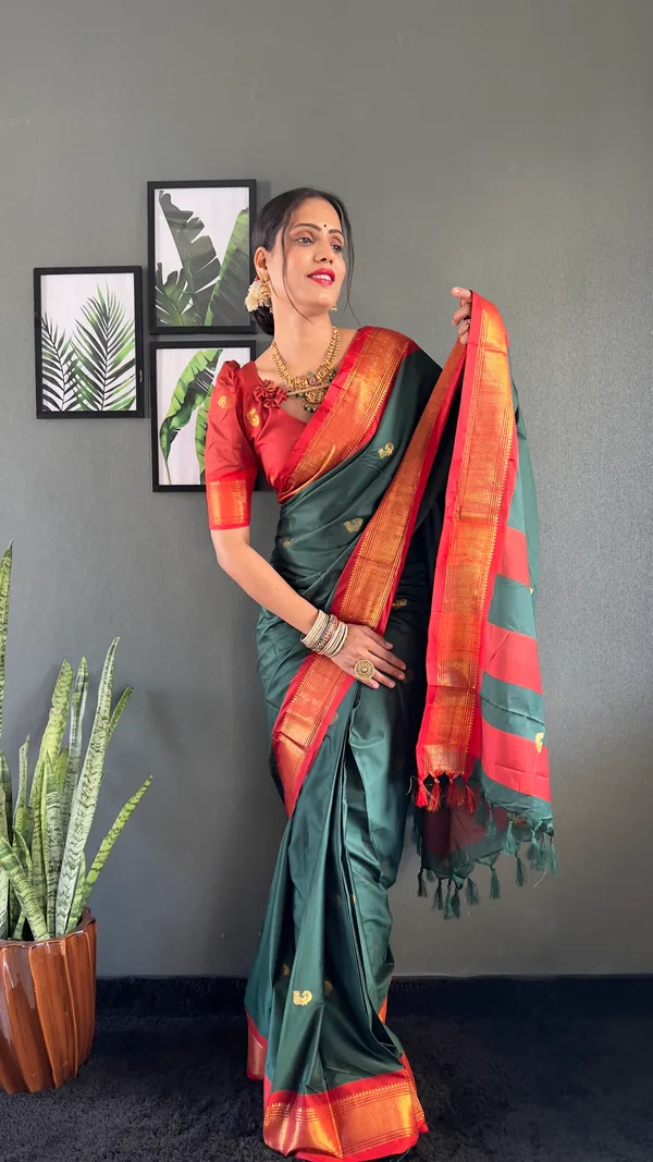 Green_Red_Ready_To_Wear_Pure_Kanjivaram_Silk_Saree_With_Blouse_Piece_For_Women