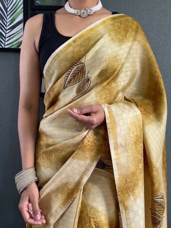 Yellow_Graceful_Ready_To_Wear_Pure_Linen_Silk_Saree_With_Bandhani_Pattern_Printed_Work_For_Women