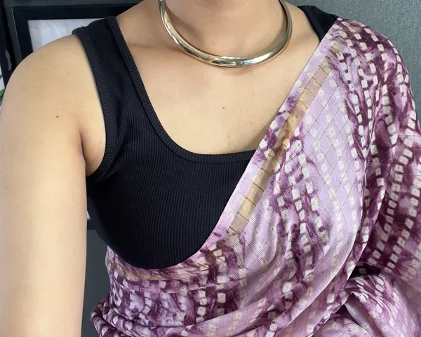 Wine_Cultural_Ready_To_Wear_Pure_Linen_Silk_Saree_With_Bandhani_Pattern_Printed_Work_For_Women