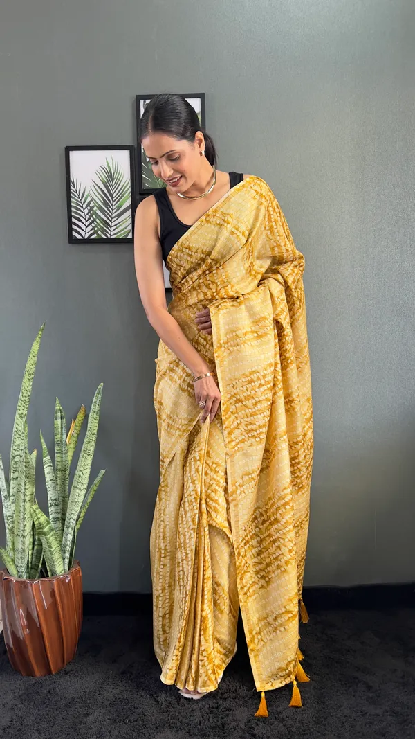 Yellow_Graceful_Ready_To_Wear_Pure_Linen_Silk_Saree_With_Bandhani_Pattern_Printed_Work_For_Women