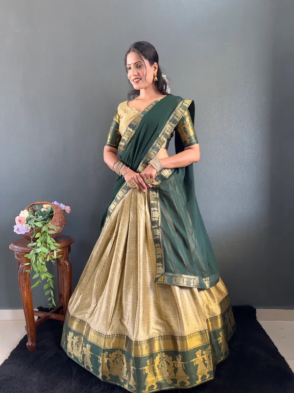 Varuni_Lahenga__is_Festival_Launching_Lehenga_Choli