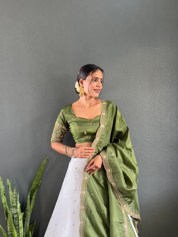 Varuni_Lahenga _is_Festival_Launching_Lehenga_Choli