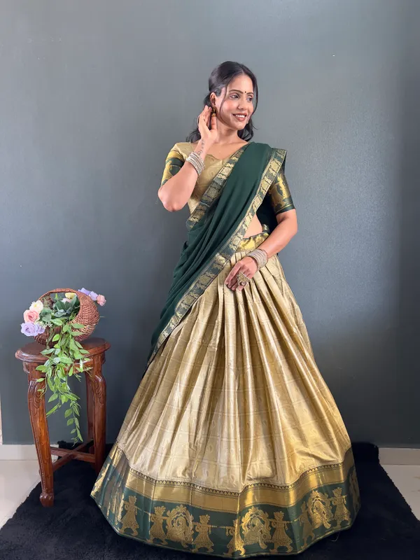 Varuni_Lahenga__is_Festival_Launching_Lehenga_Choli