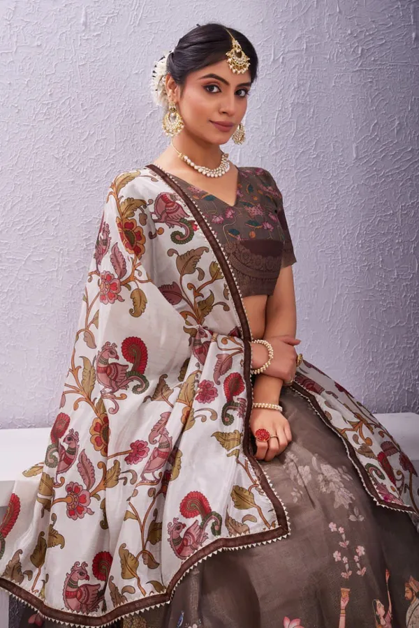 Varuni_Lahenga _is_Festival_Launching_Lehenga_Choli