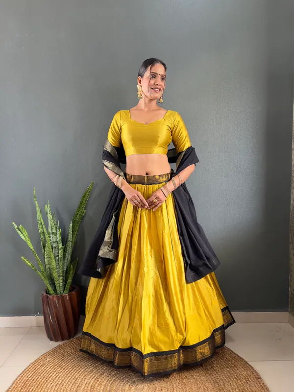 Varuni_Lahenga__is_Festival_Launching_Lehenga_Choli