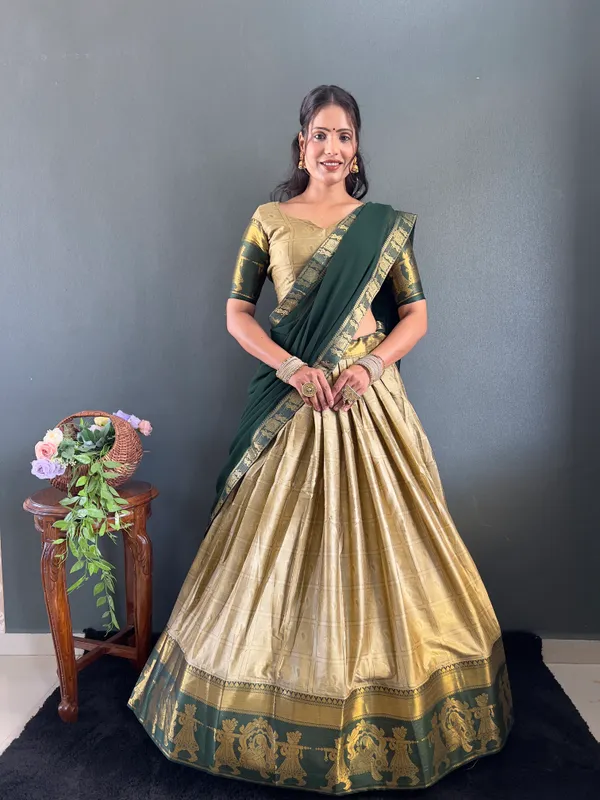 Varuni_Lahenga__is_Festival_Launching_Lehenga_Choli