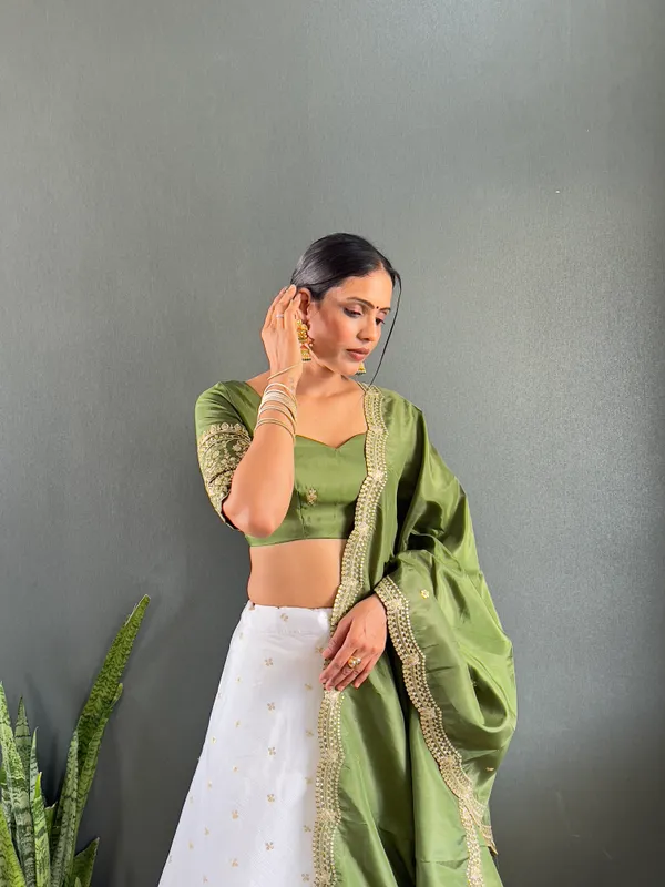 Varuni_Lahenga _is_Festival_Launching_Lehenga_Choli