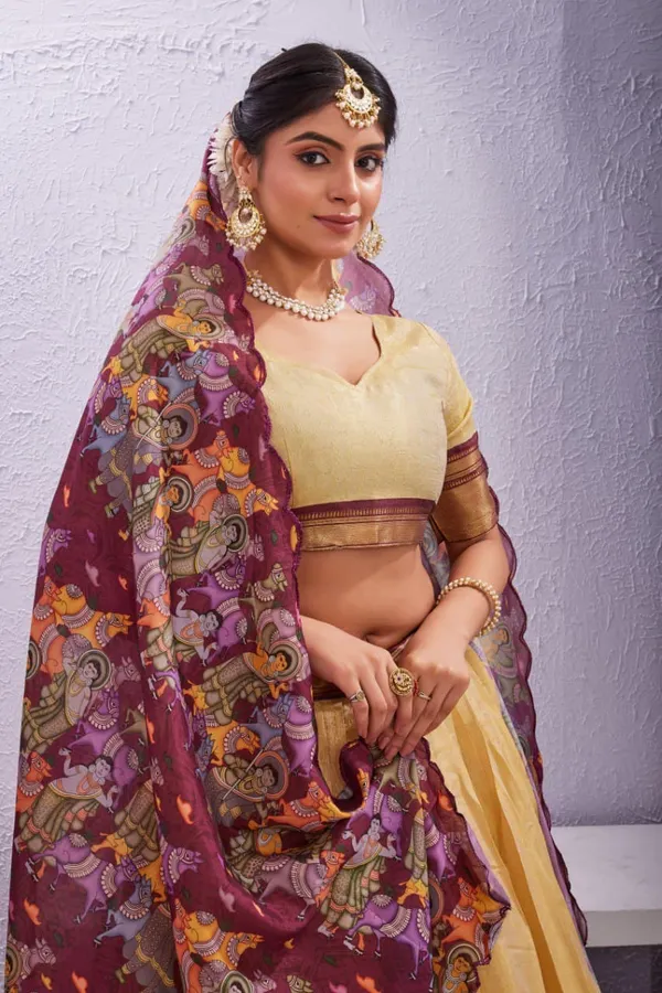 Varuni_Lahenga__is_Festival_Launching_Lehenga_Choli