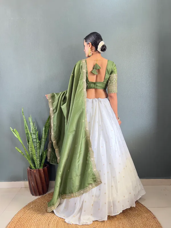 Varuni_Lahenga _is_Festival_Launching_Lehenga_Choli